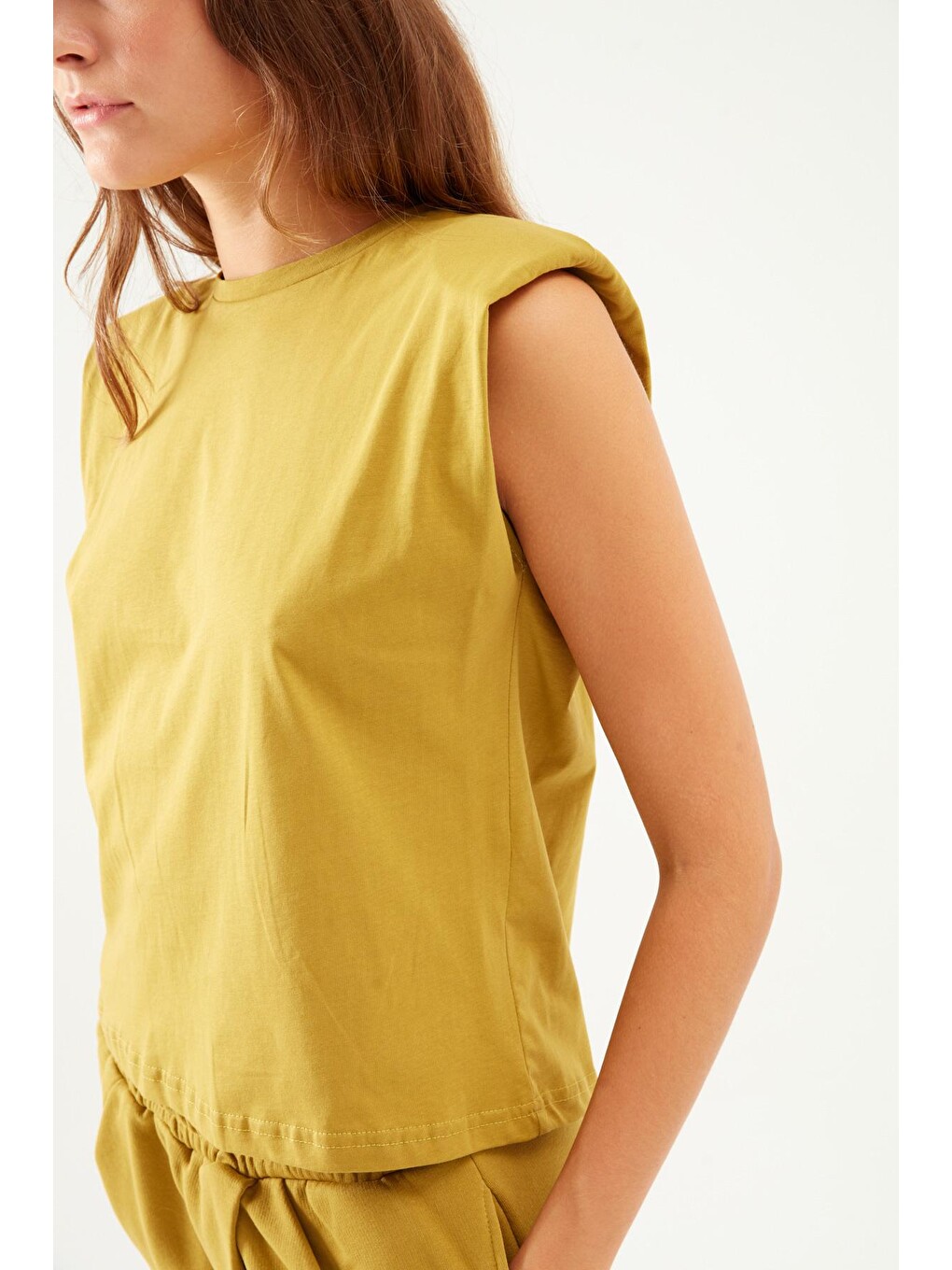 Yeşil Vatkalı Kolsuz Basic Tişört Olive-2
