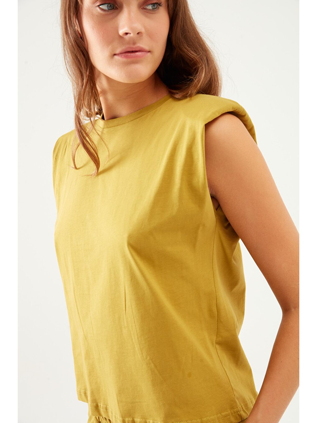 Yeşil Vatkalı Kolsuz Basic Tişört Olive-3
