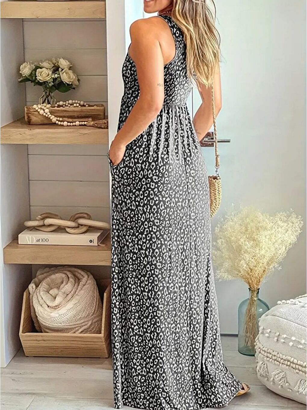 Siyah Kadın Kalın Askılı Yuvarlak Yaka Cepli Süprem Maksi Elbise-1