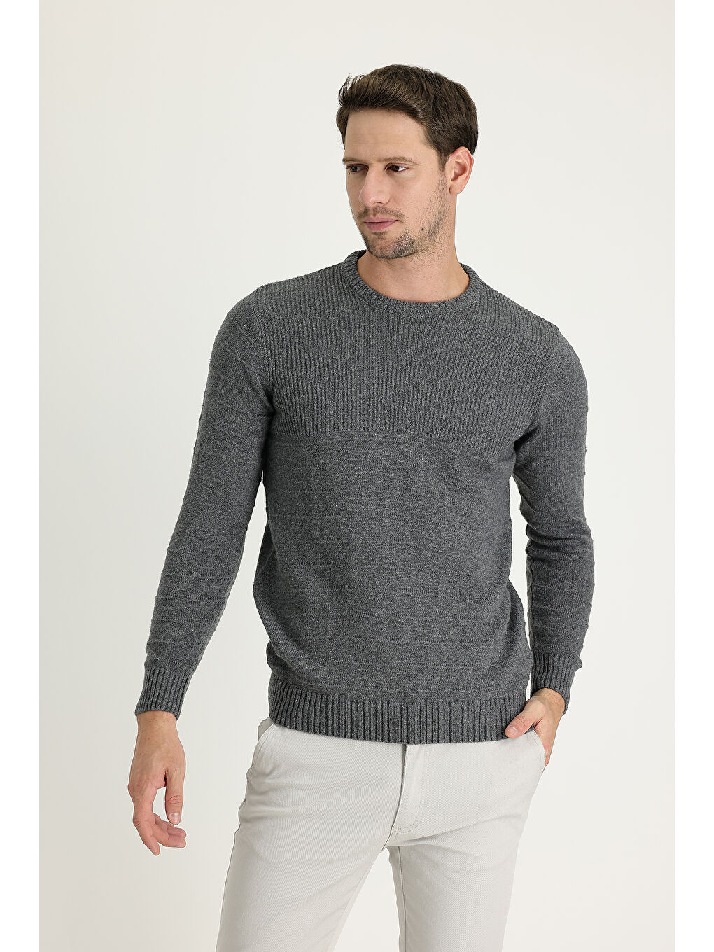 Gri Bisiklet Yaka Slim Fit Dar Kesim Desenli Triko Kazak-1