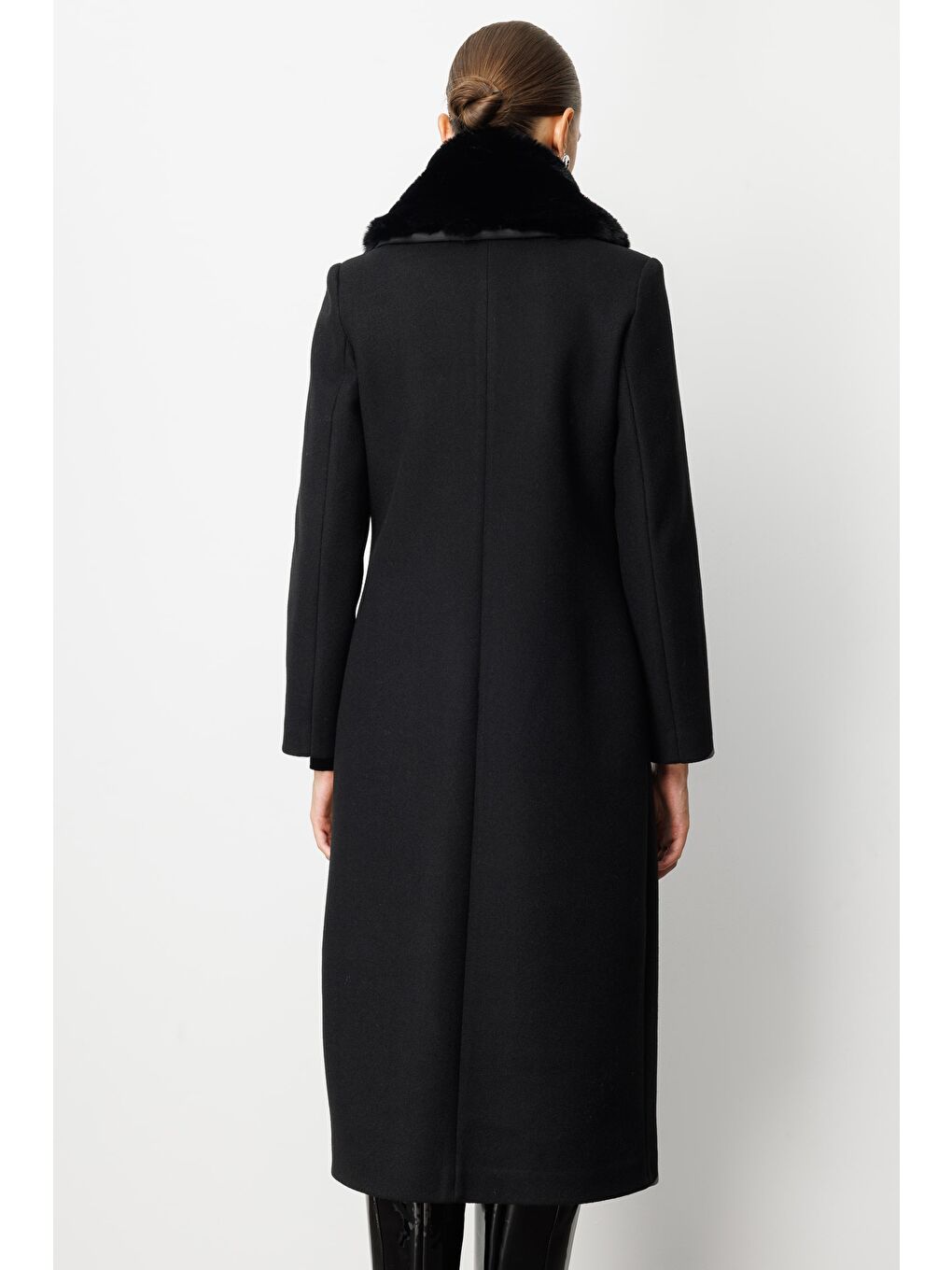 Yakası Kürklü Uzun Siyah Yünlü Kaşe Palto-5
