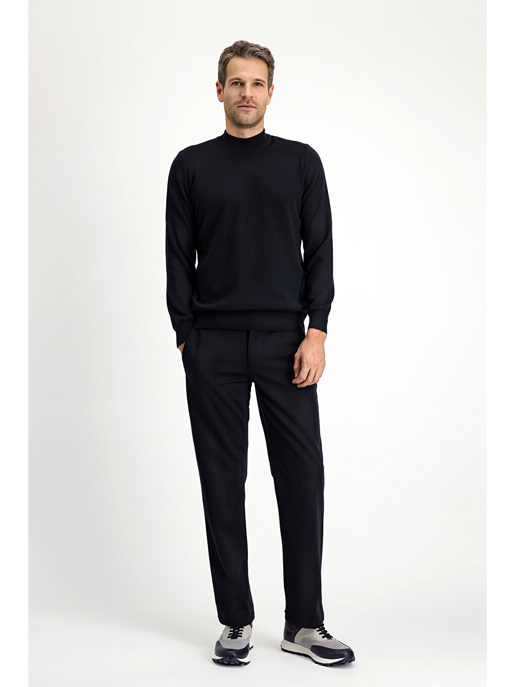 Siyah Bato Yaka Regular Fit Pamuklu Kaşmirli Triko Kazak-1