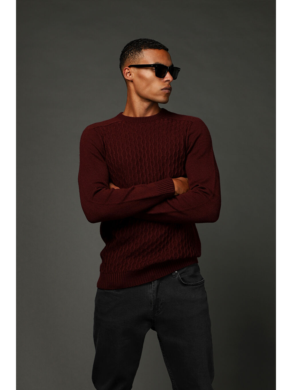 Bordo Bisiklet Yaka Regular Fit Dikişsiz Desenli Triko Kazak