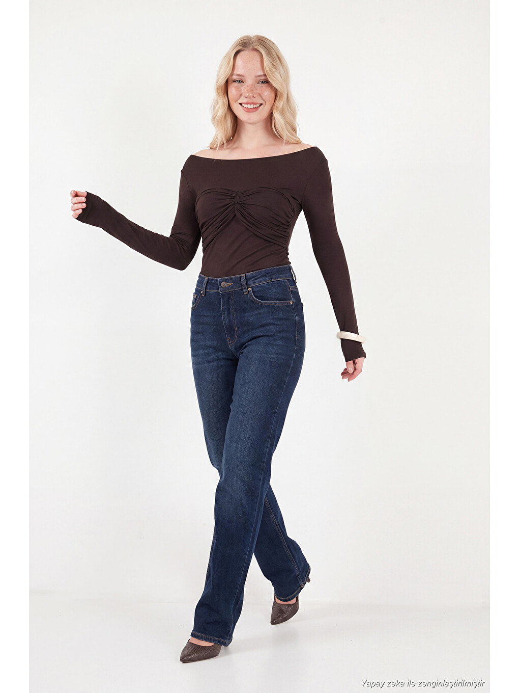 Kahverengi Göğüs Drape Detaylı Kayık Yaka Kadın Bluz 5867117-1
