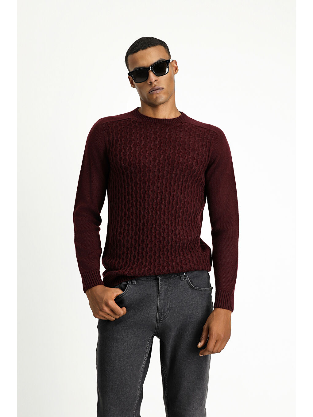 Bordo Bisiklet Yaka Regular Fit Dikişsiz Desenli Triko Kazak-1