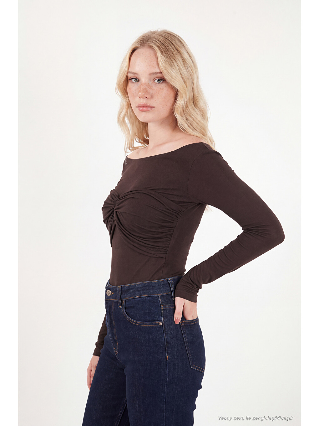 Kahverengi Göğüs Drape Detaylı Kayık Yaka Kadın Bluz 5867117-2