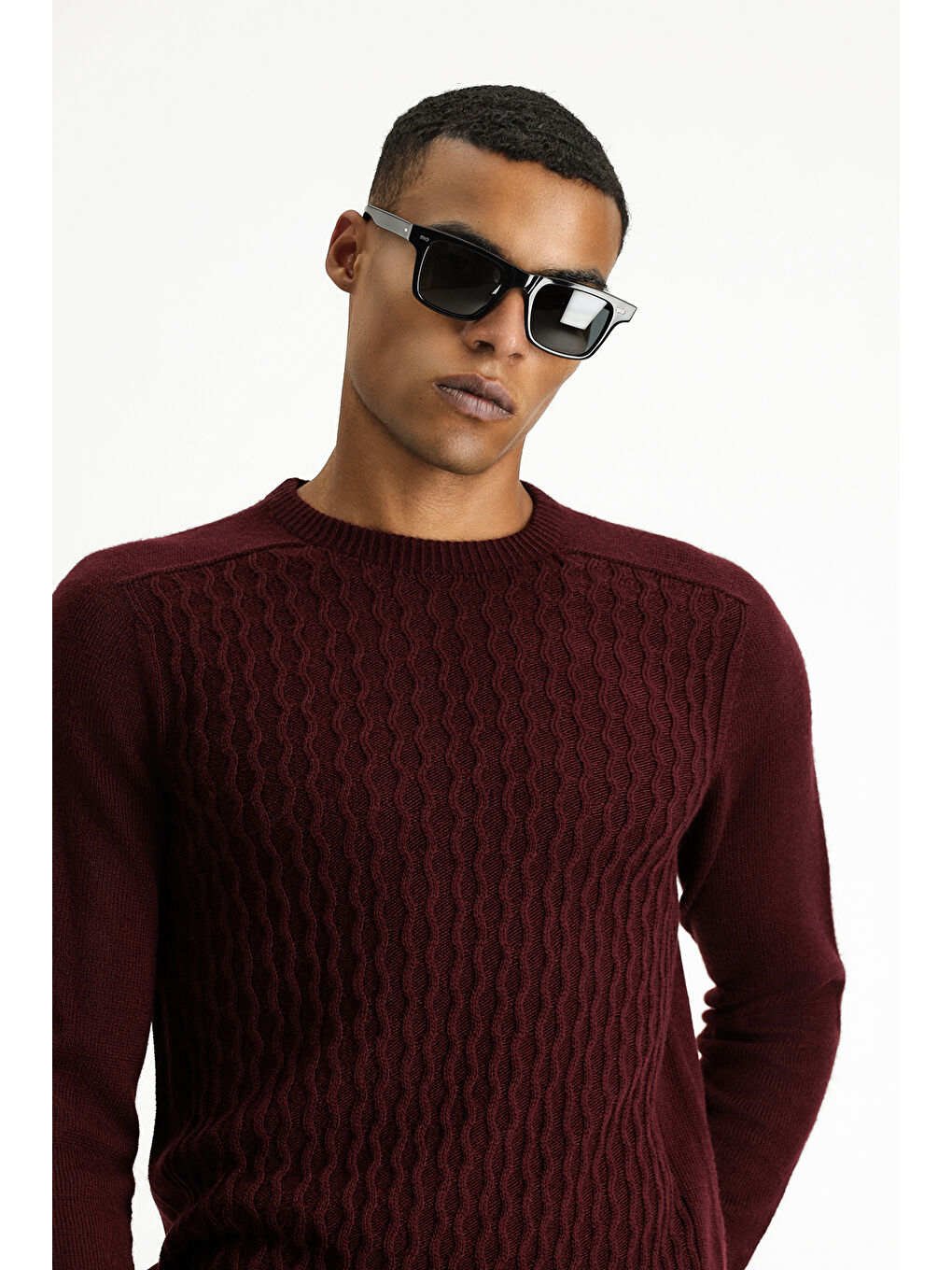 Bordo Bisiklet Yaka Regular Fit Dikişsiz Desenli Triko Kazak-2