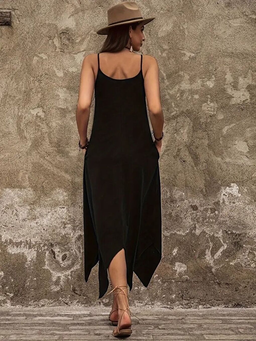 Siyah Kadın Askılı V Yakalı Cep Detaylı Asimetrik Kesim Detaylı Viskon Elbise-2