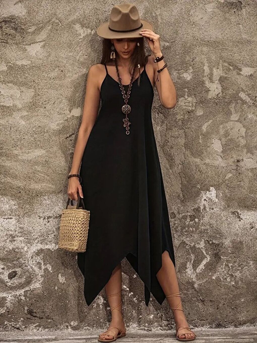 Siyah Kadın Askılı V Yakalı Cep Detaylı Asimetrik Kesim Detaylı Viskon Elbise-4