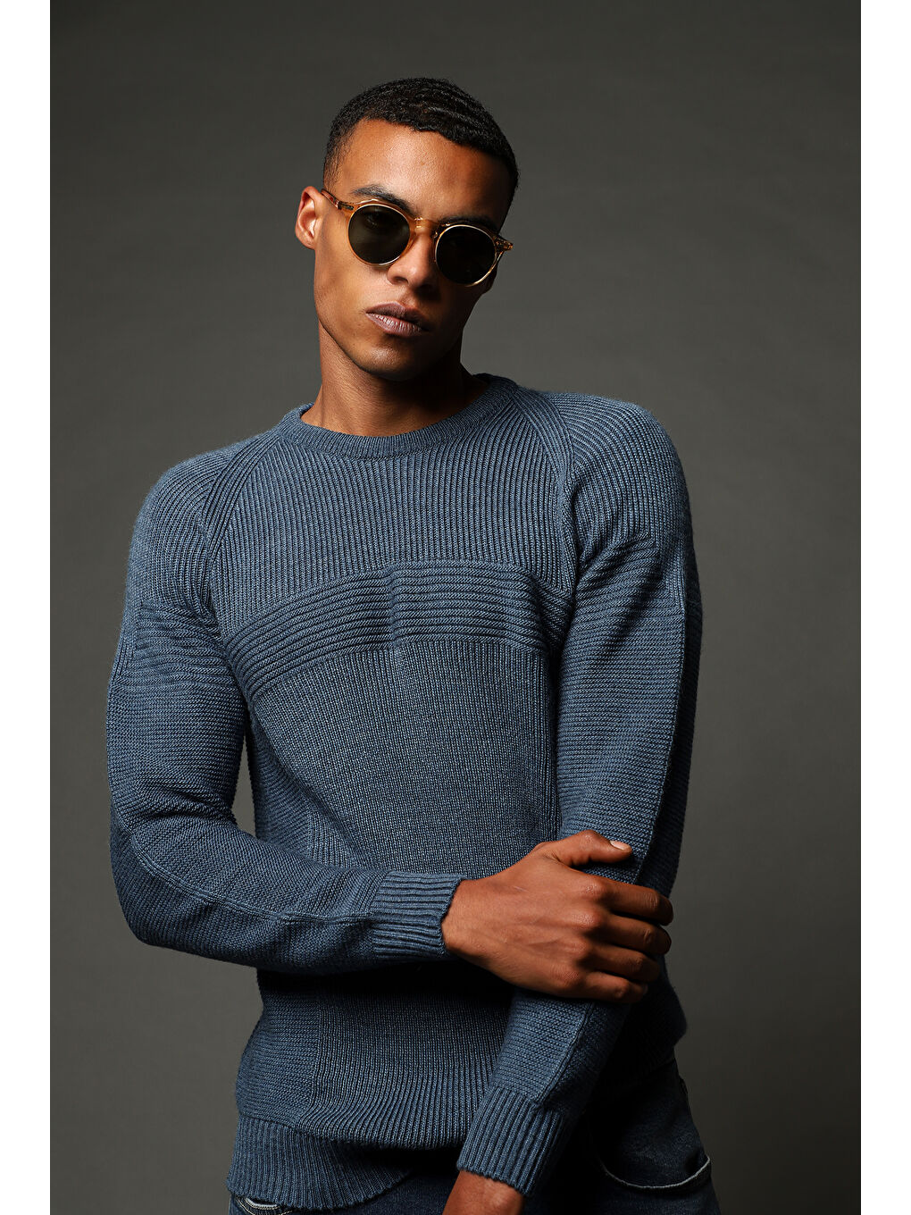 İndigo Bisiklet Yaka Regular Fit Dikişsiz Desenli Triko Kazak