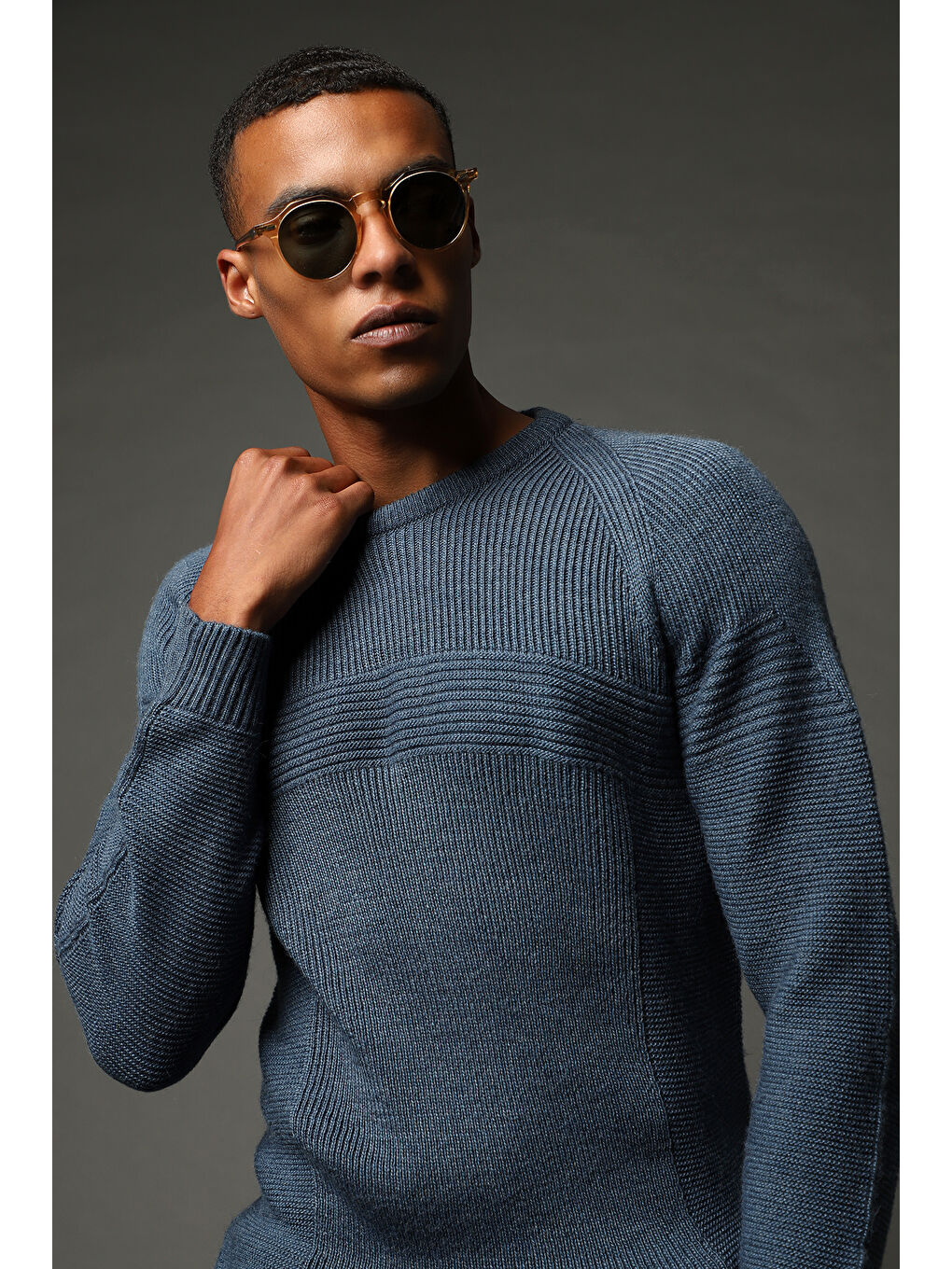 İndigo Bisiklet Yaka Regular Fit Dikişsiz Desenli Triko Kazak-1