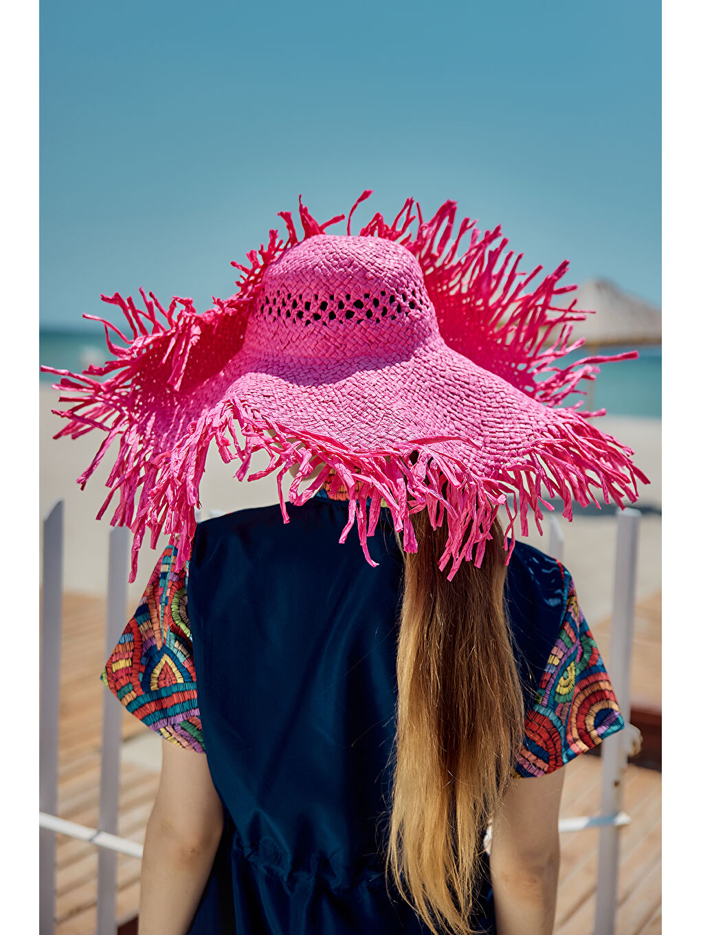 Saçak Detaylı Hasır Plaj Şapkası RŞ-2108 Fuşya-2