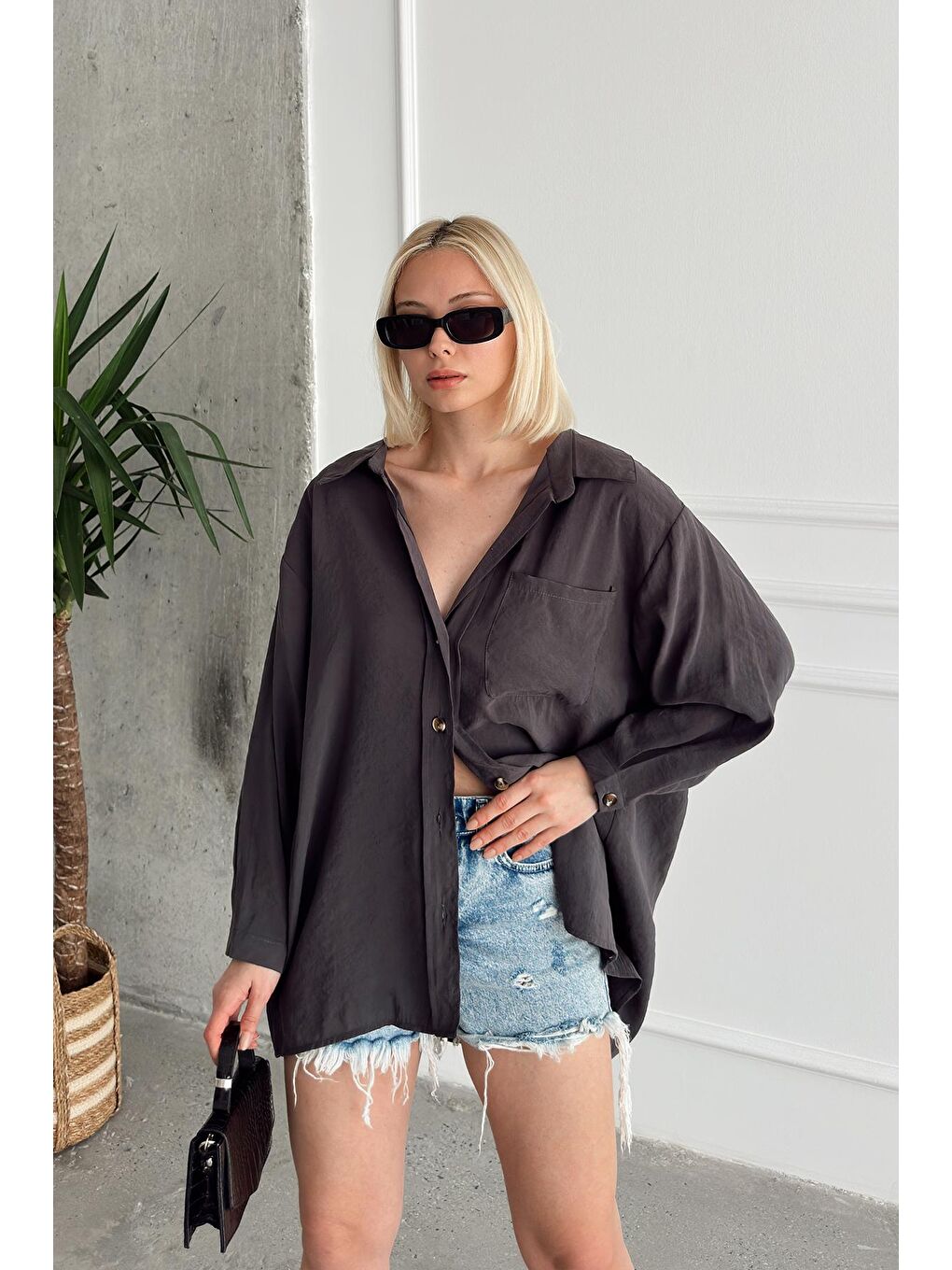 Antrasit Tek Cepli Yumuşak Dokulu Boyfriend Gömlek-1