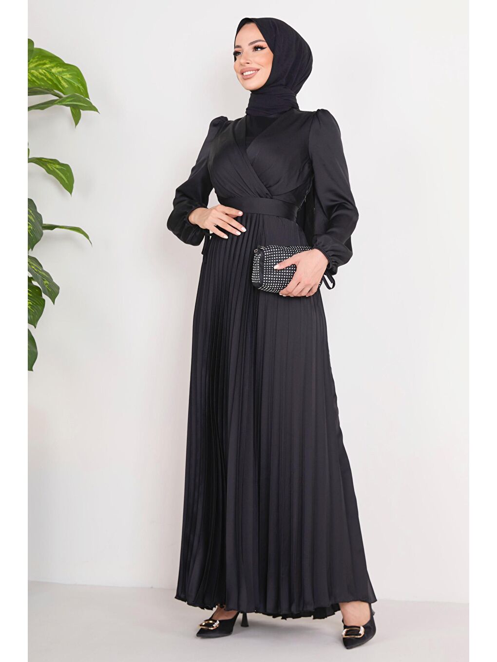 Bisiklet Yaka Kadın Siyah Abiye Elbise - 23124-1