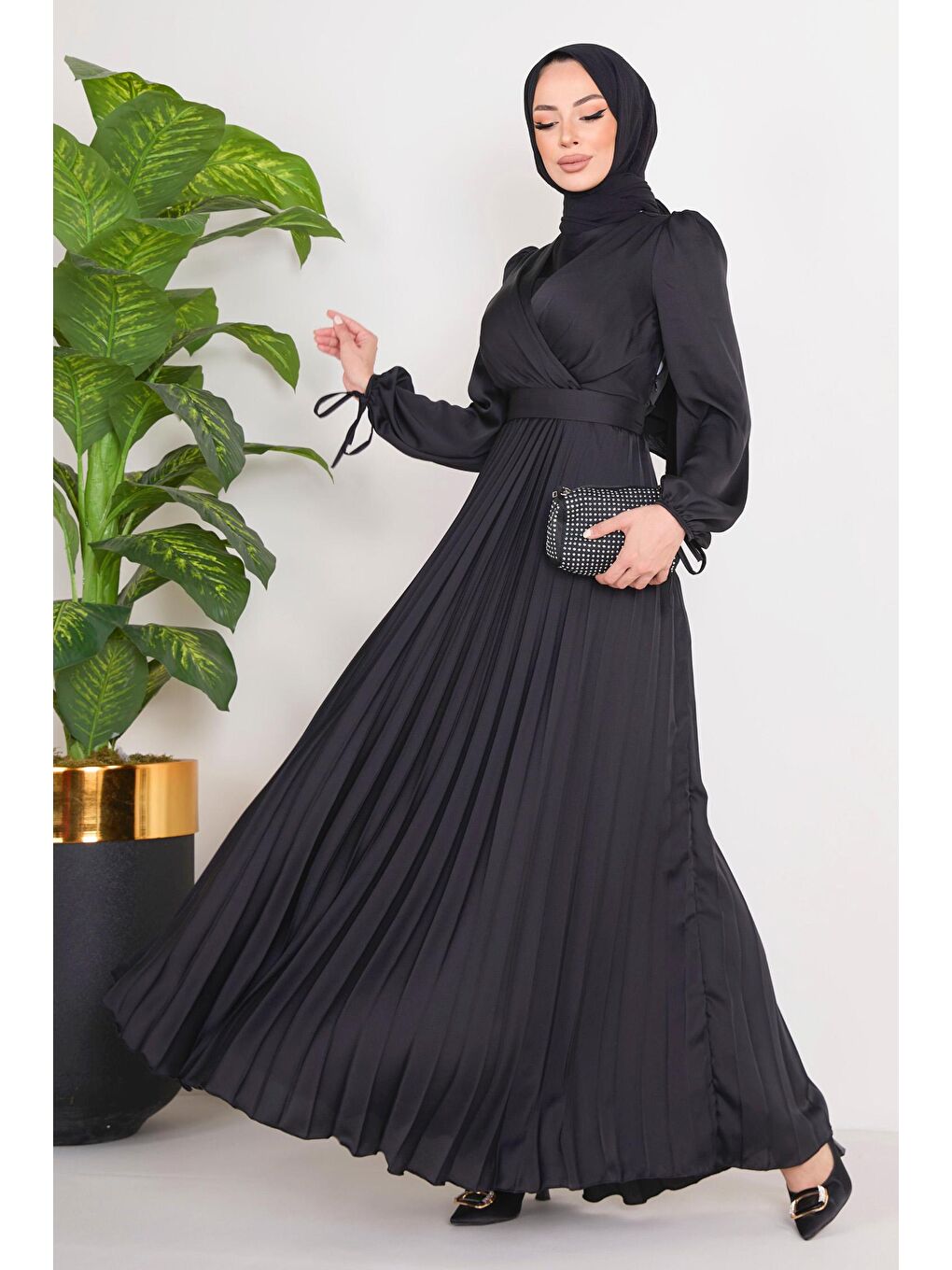 Bisiklet Yaka Kadın Siyah Abiye Elbise - 23124-2