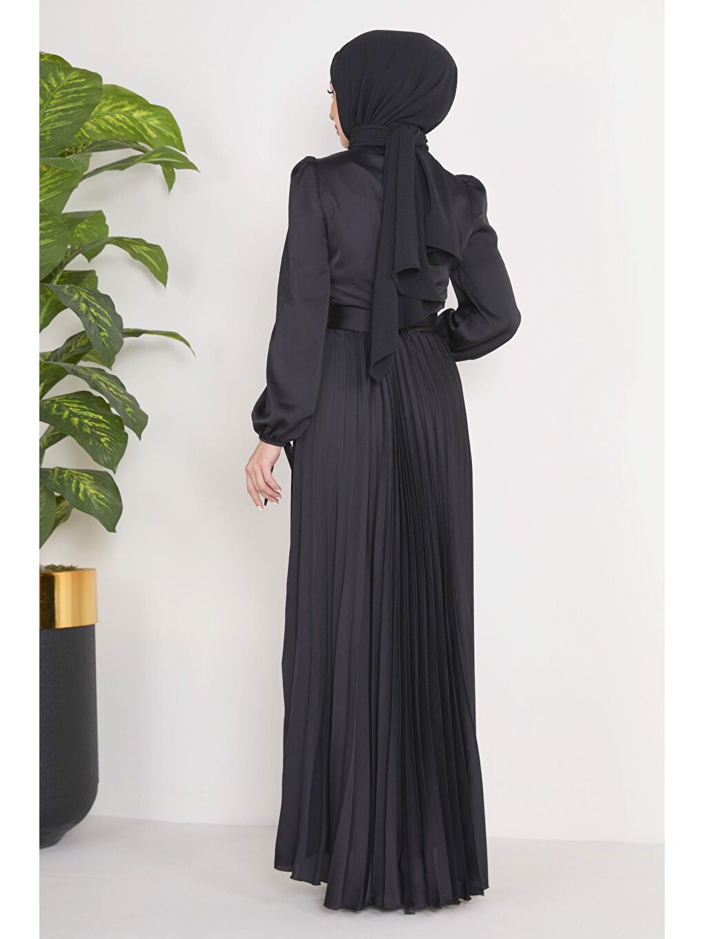 Bisiklet Yaka Kadın Siyah Abiye Elbise - 23124-5