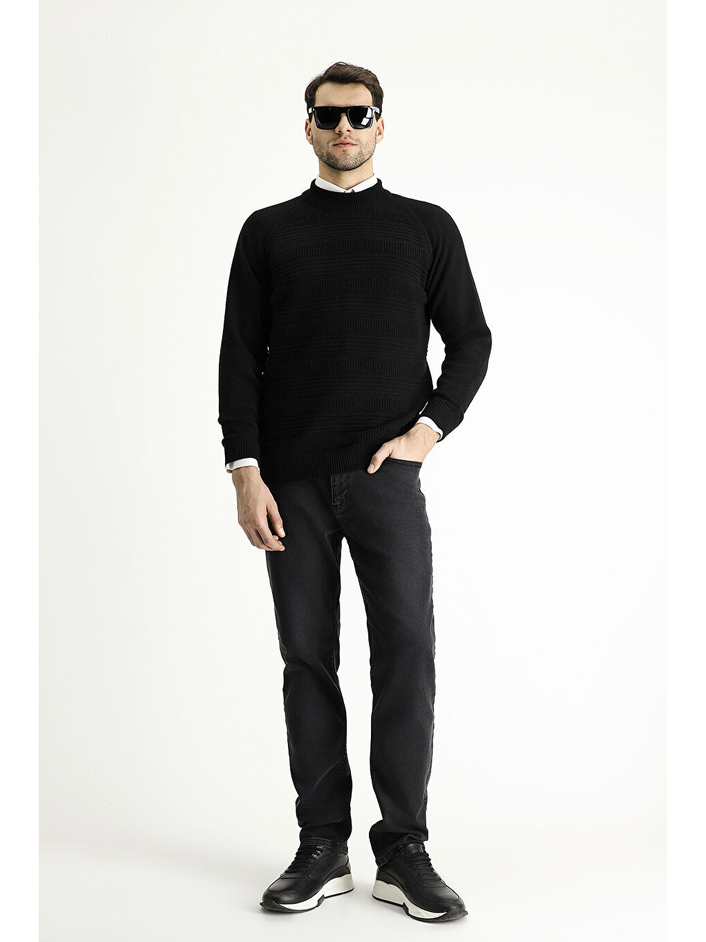 Siyah Bato Yaka Slim Fit Dar Kesim Desenli Yünlü Triko Kazak-1