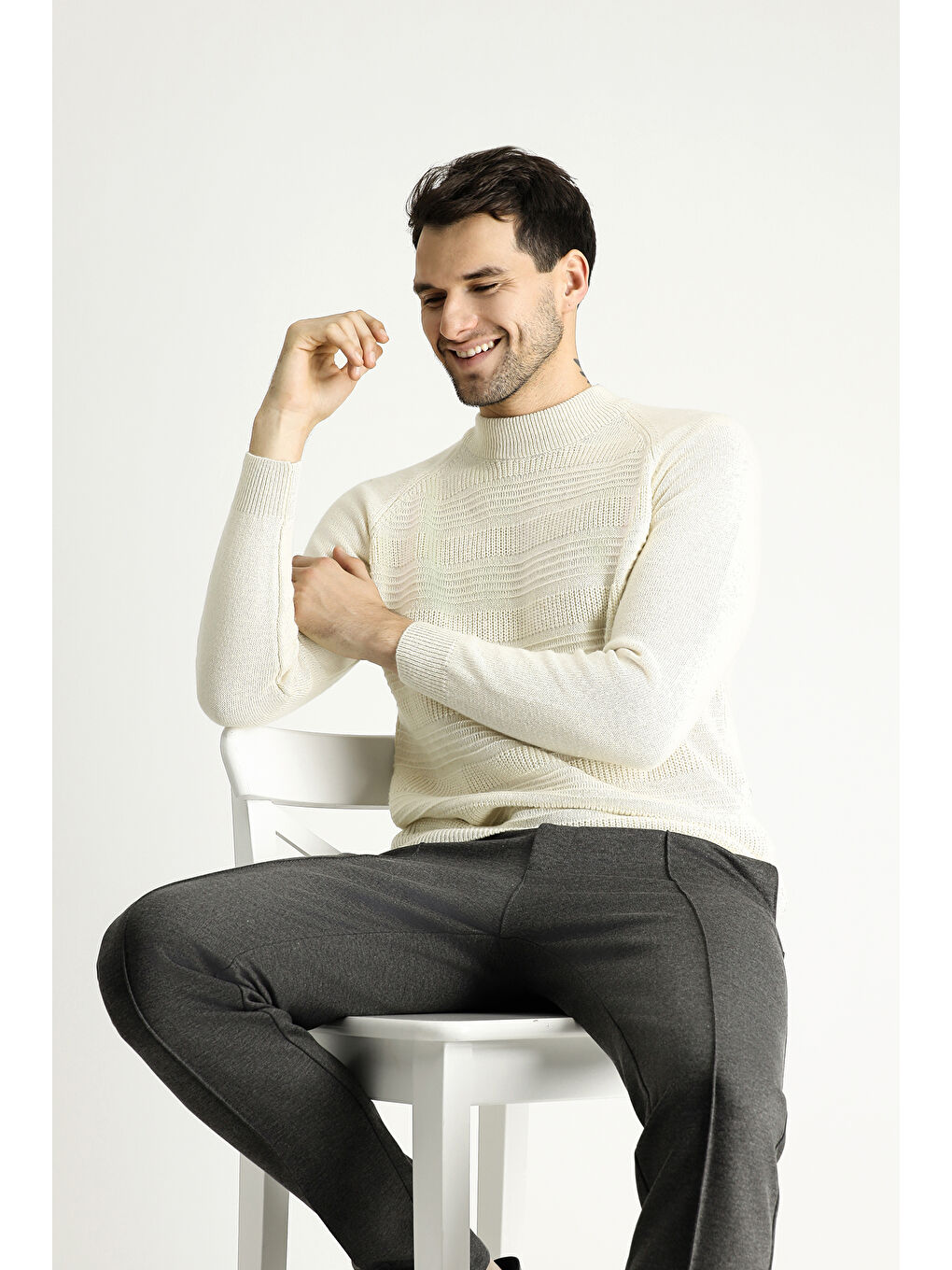 Ekru Bato Yaka Slim Fit Dar Kesim Desenli Yünlü Triko Kazak