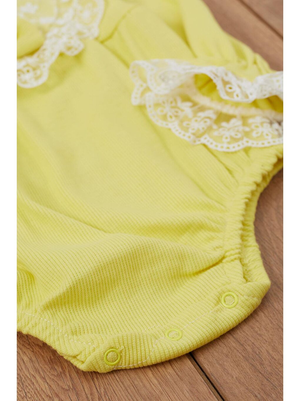 Sarı Dantel Detaylı Uzun Kollu Bandanalı Çıtçıtlı Badi 17364-3