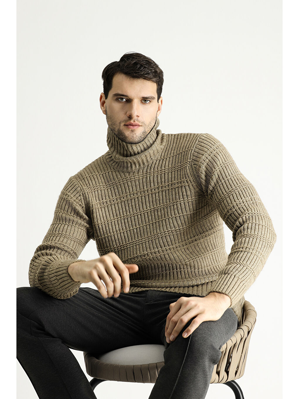 Bej Balıkçı Yaka Slim Fit Dar Kesim Desenli Triko Kazak