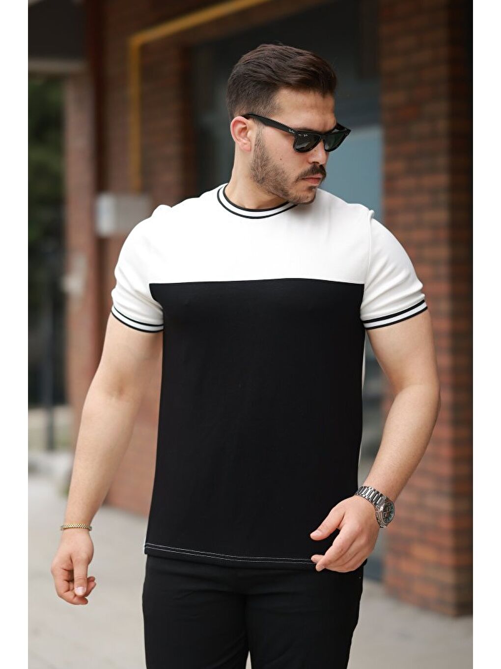 Siyah Erkek Parçalı Renk Kısa Kollu Tişört
