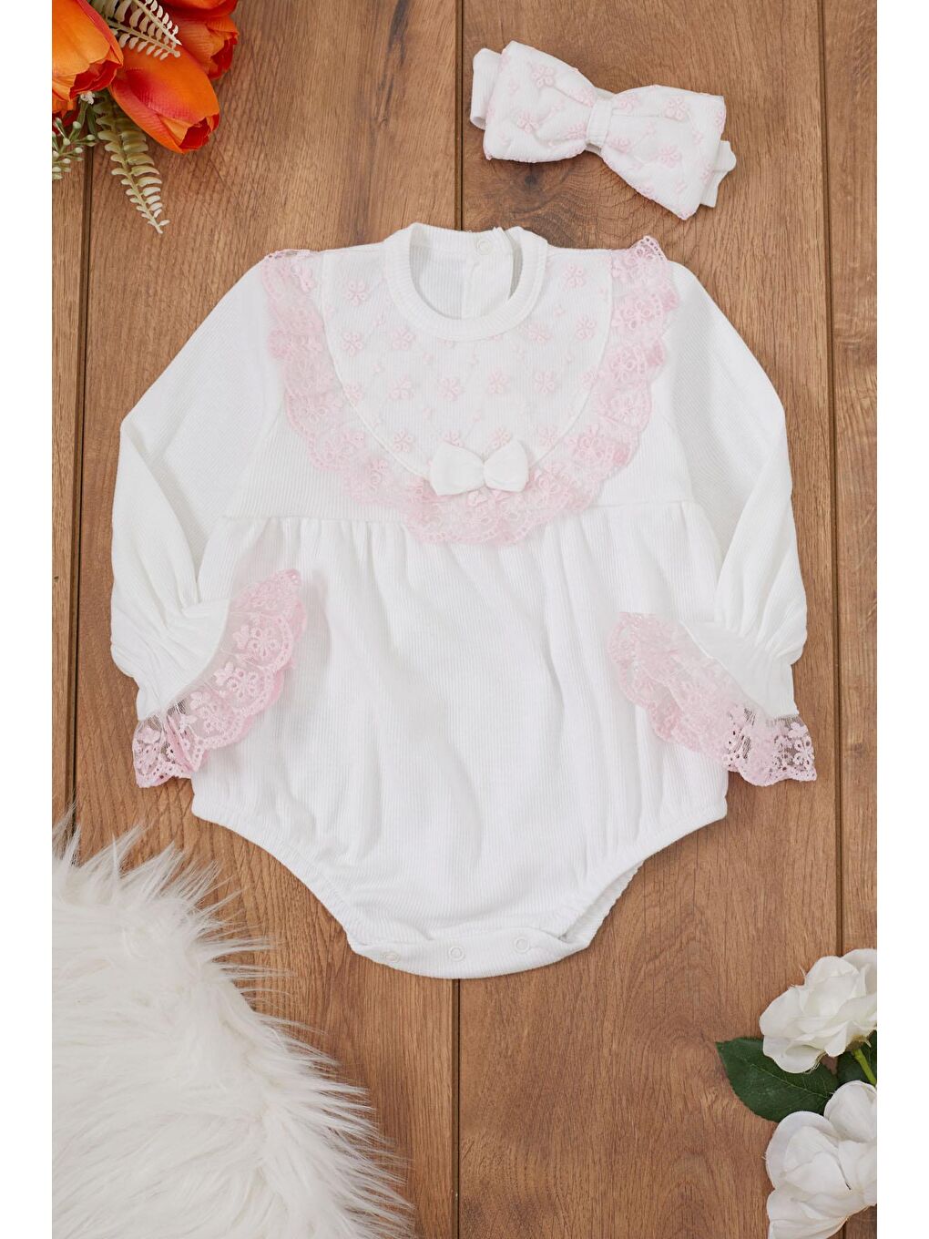 Ekru Dantel Detaylı Uzun Kollu Bandanalı Çıtçıtlı Badi 17361