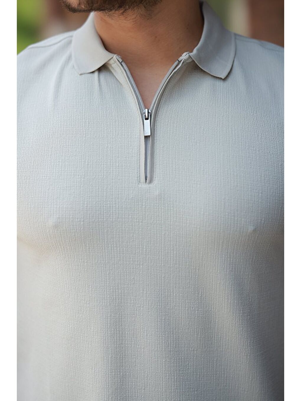 Gri Erkek Fermuarlı Yaka Kısa Kollu Tişört-2