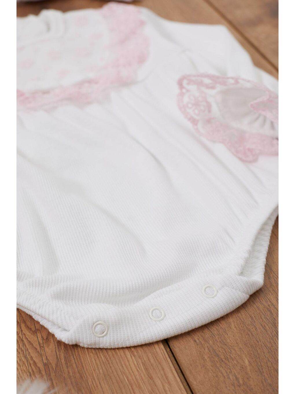 Ekru Dantel Detaylı Uzun Kollu Bandanalı Çıtçıtlı Badi 17361-2