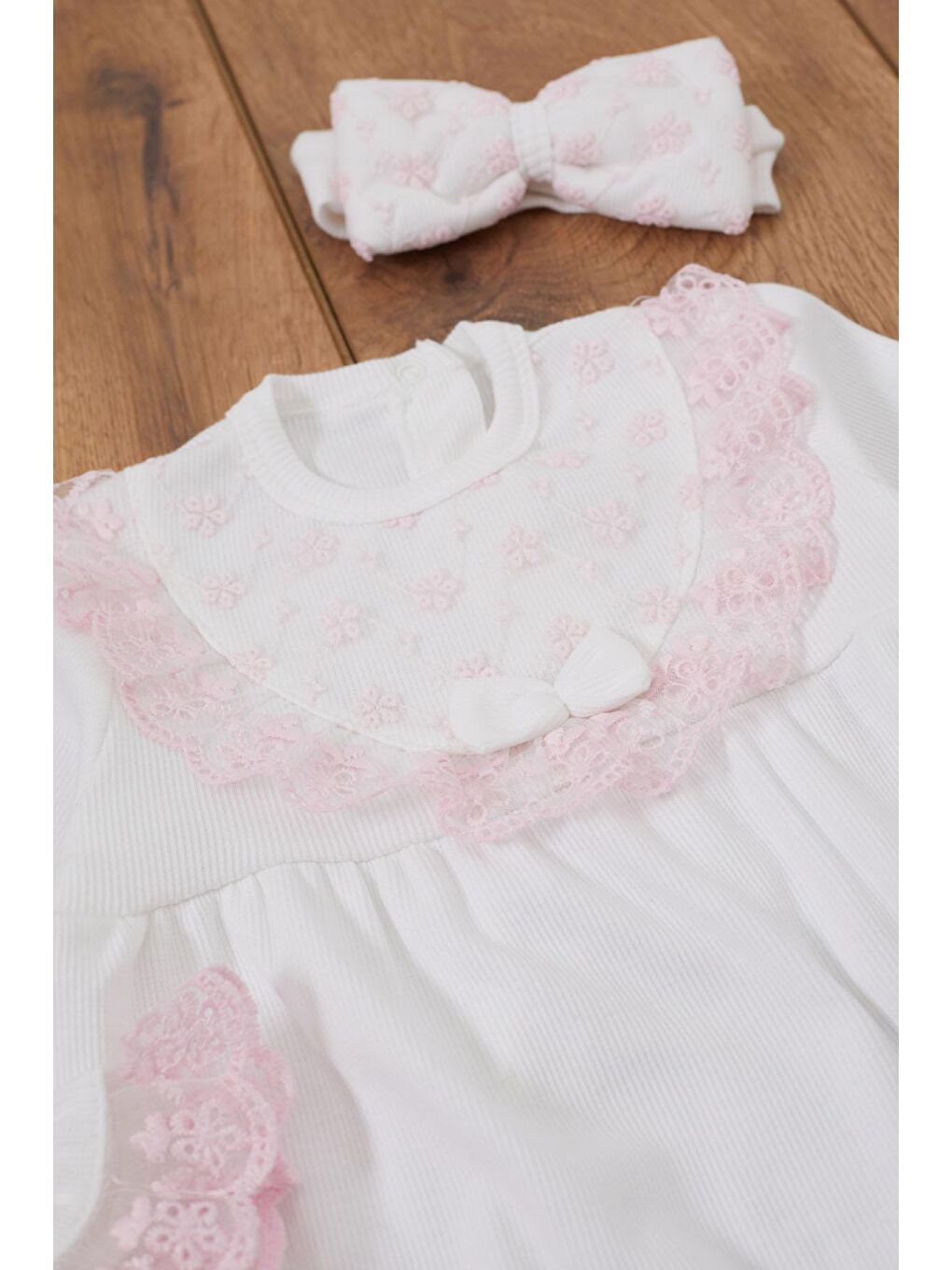 Ekru Dantel Detaylı Uzun Kollu Bandanalı Çıtçıtlı Badi 17361-3