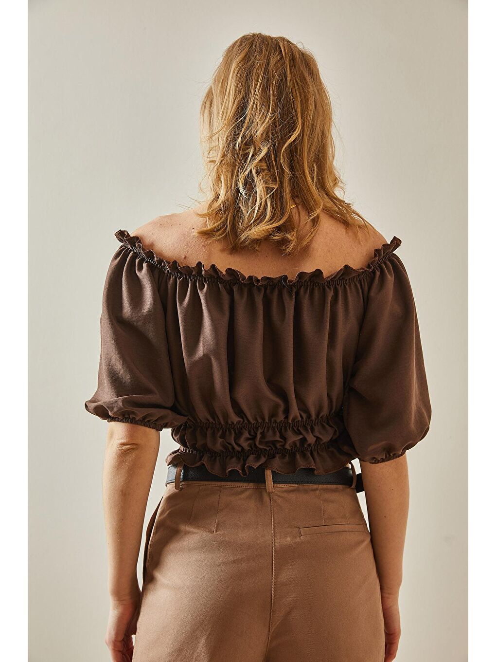 Kahverengi Kayık Yaka Büzgülü Bluz 5YXK2-47964-18-4