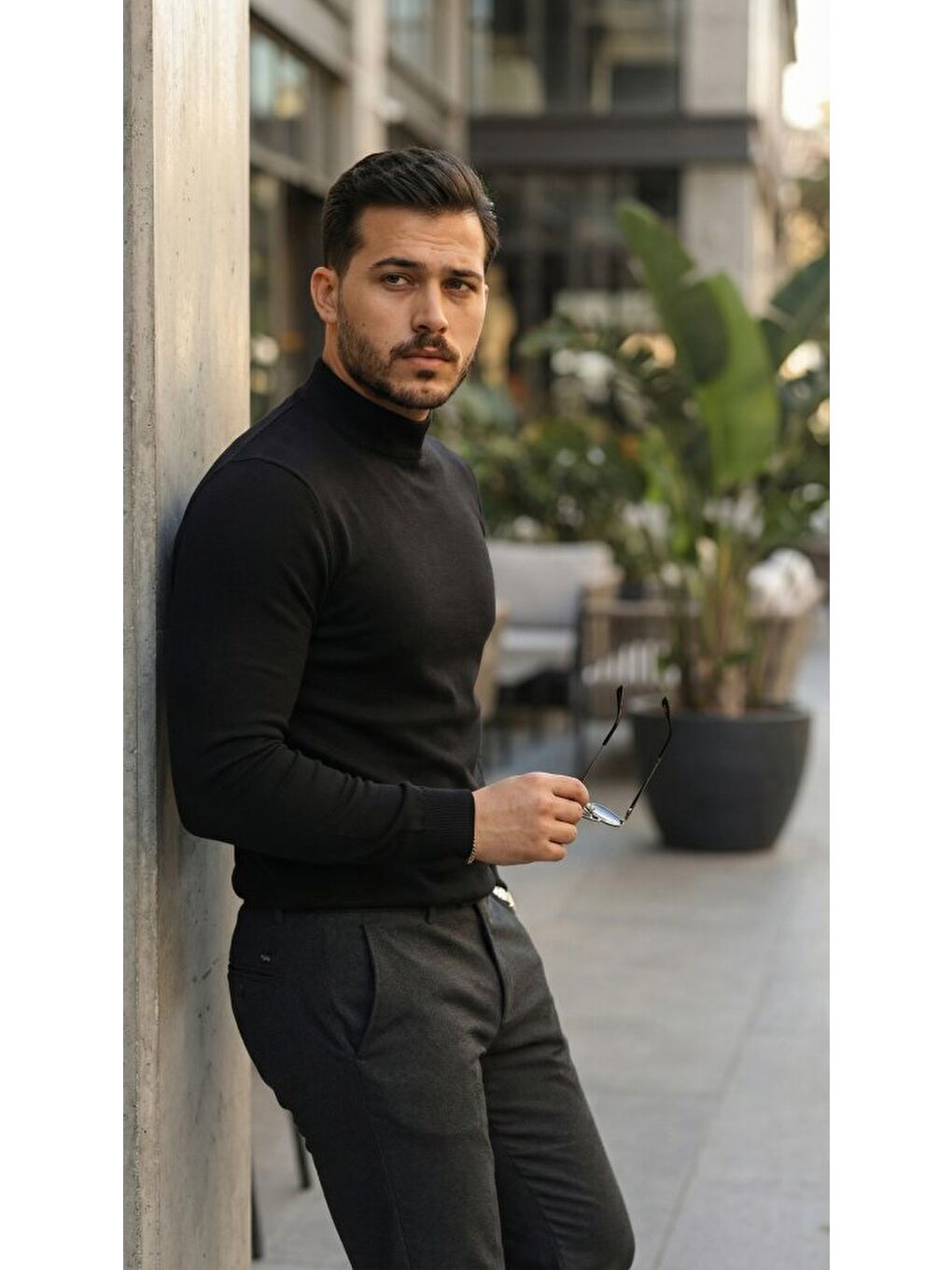 Siyah Erkek Yarım Balıkçı Yaka Pamuklu Triko