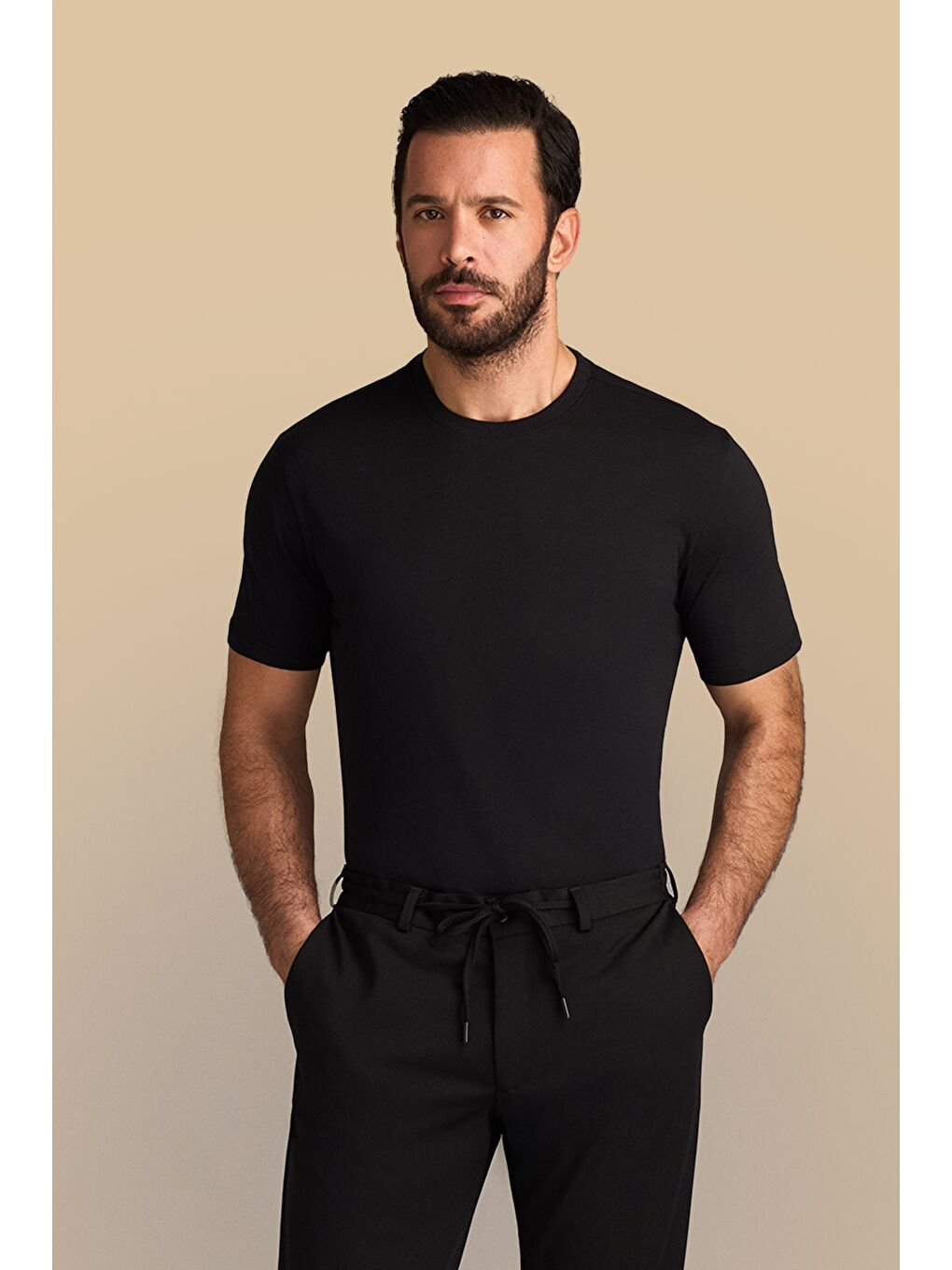 Siyah Bisiklet Yaka Slim Fit Dar Kesim Süprem Pamuk %100 Pamuk Tişört