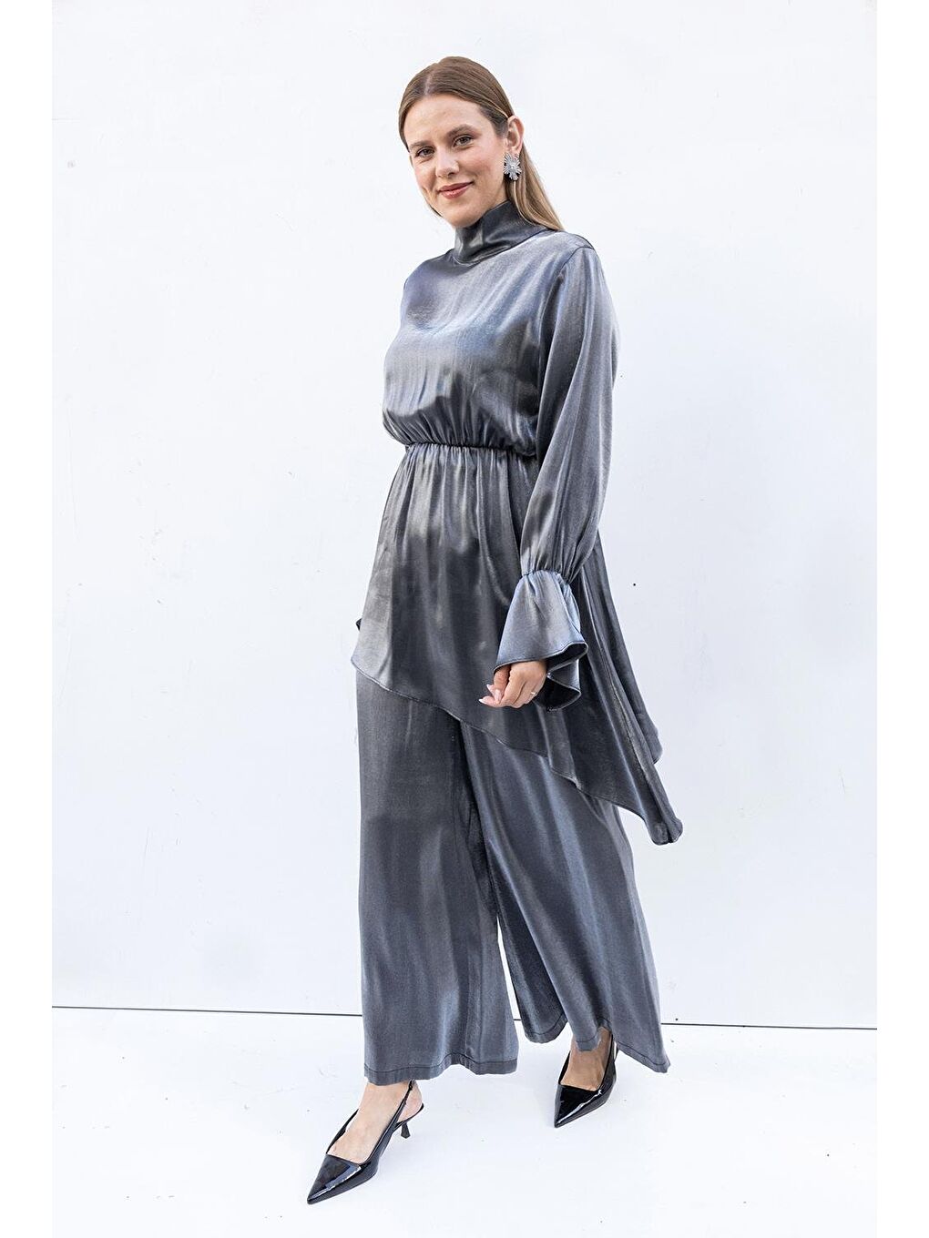 Siyah-Asimetrik Detaylı Pantolonlu Takım