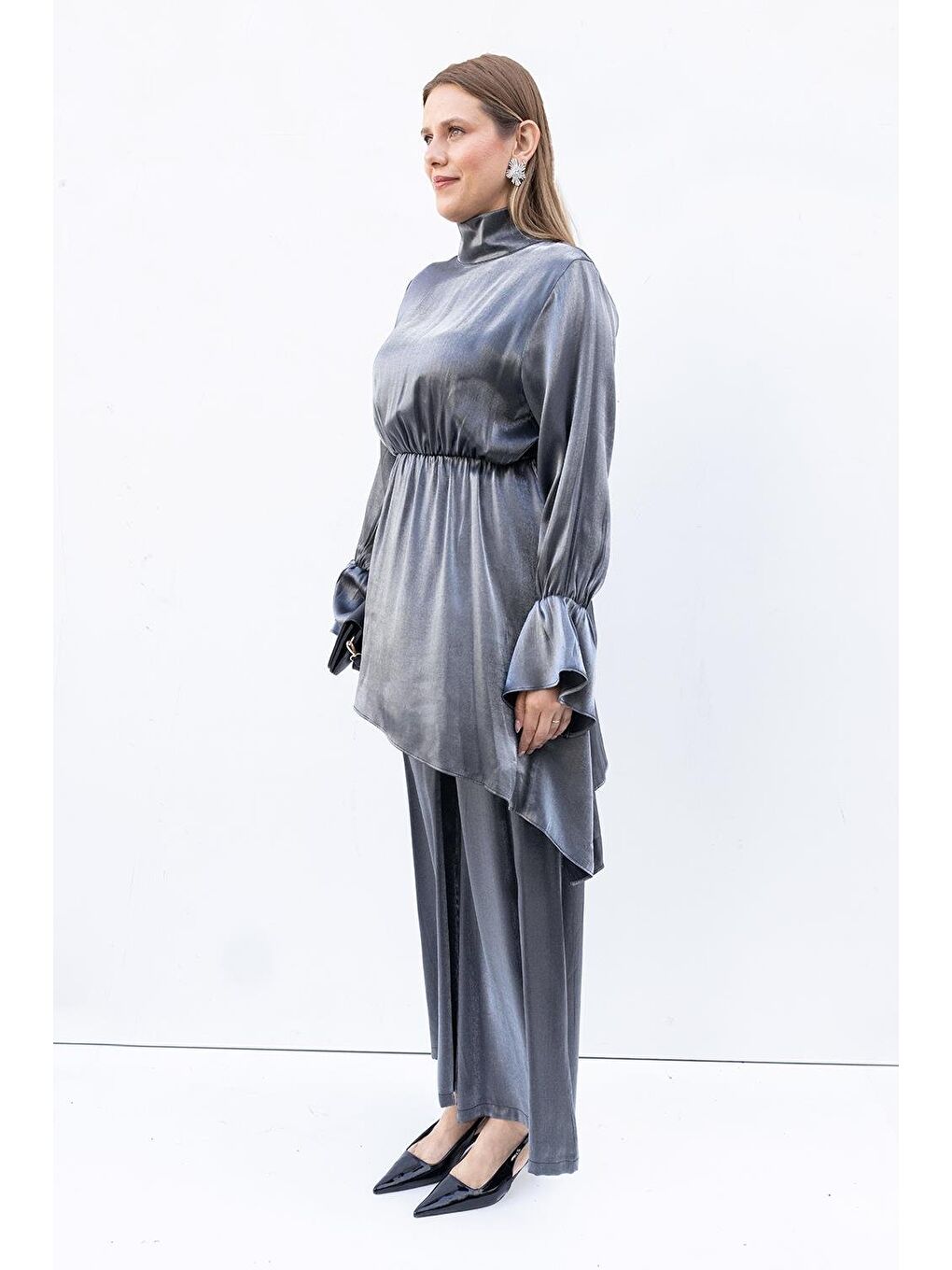 Siyah-Asimetrik Detaylı Pantolonlu Takım-2