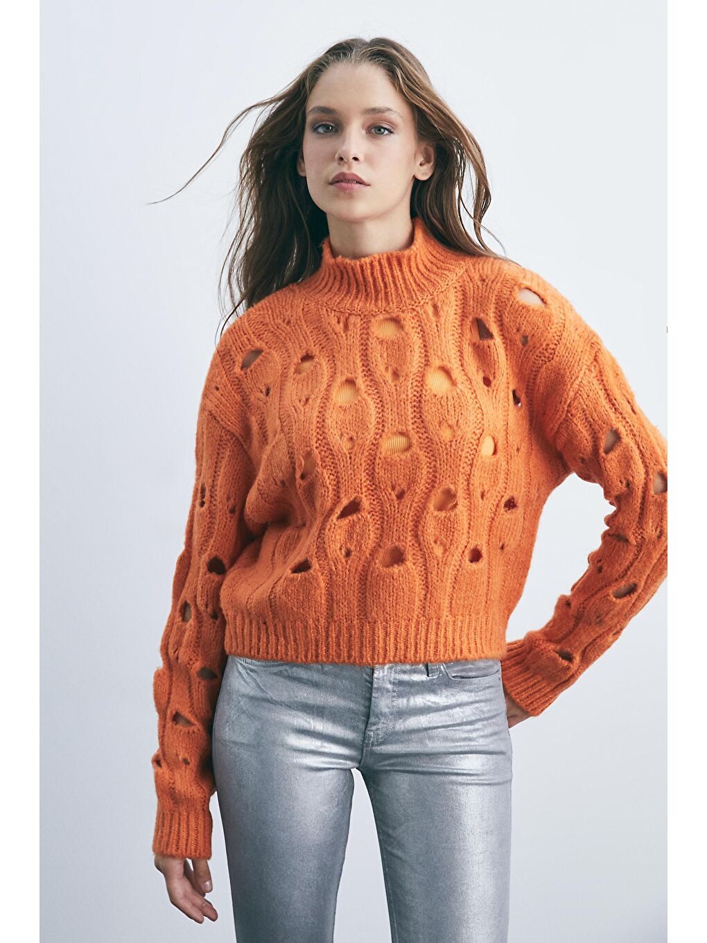 Turuncu Oranj Dik Yakali Delik Jakar Detaylı Kazak-3