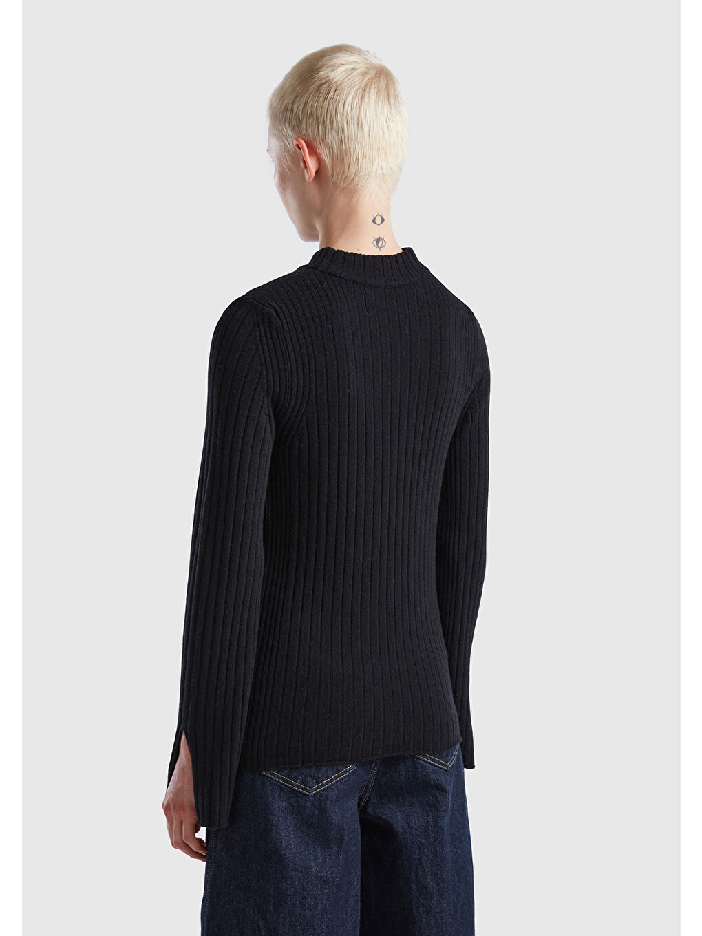 Kadın Siyah Yün Karışımlı Kol Ucu Yırtmaçlı Yarım Balıkçı Kazak-2