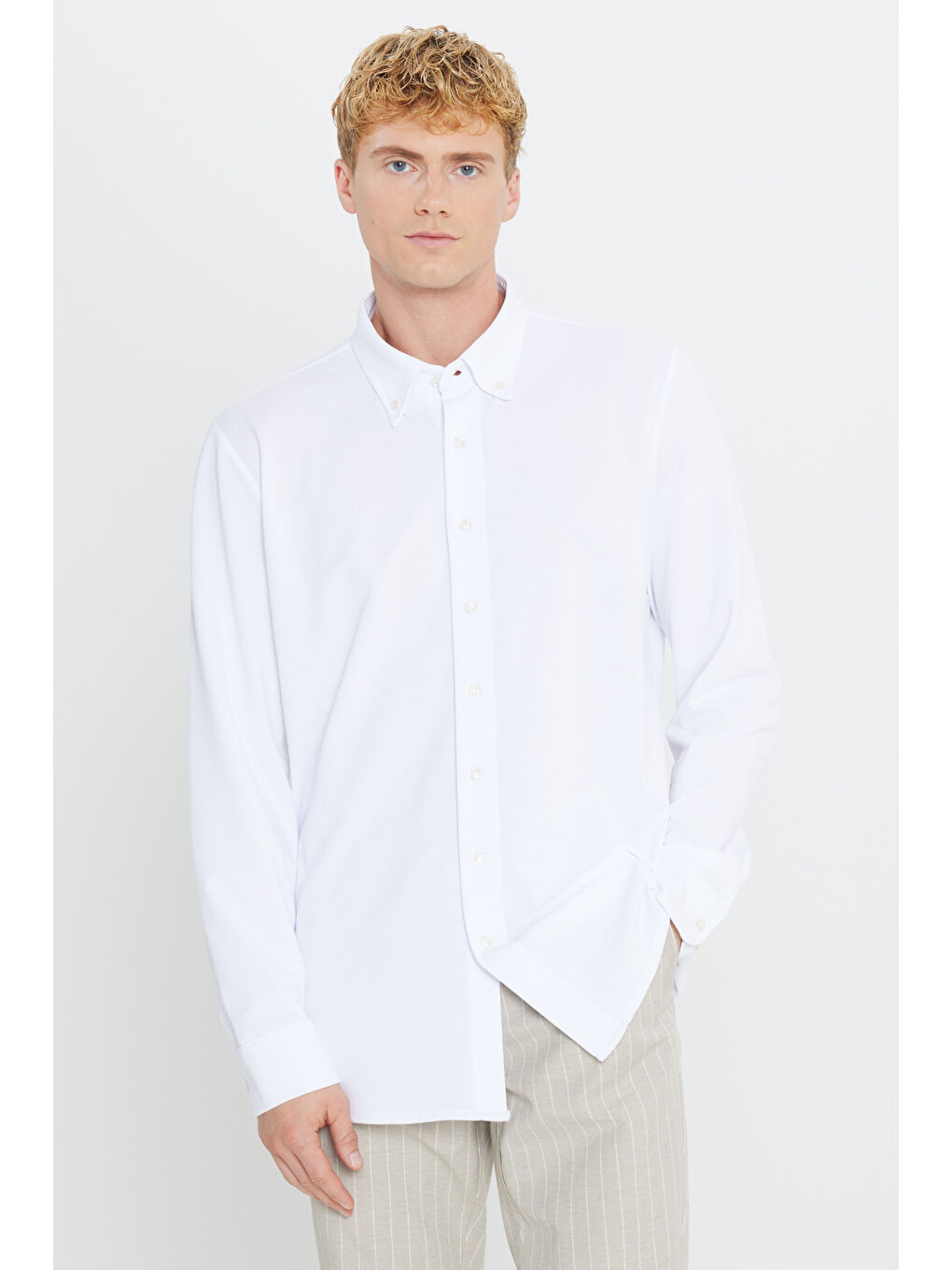 Erkek Beyaz Pamuklu Tailored Slim Fit Dar Kesim Düğmeli Yaka Örme Gömlek-2