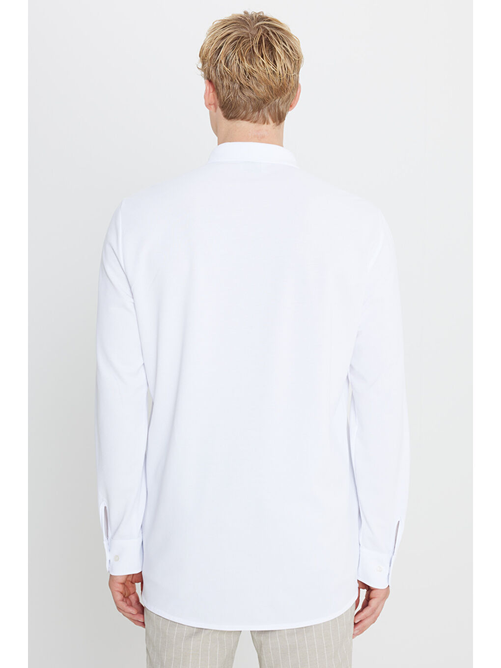 Erkek Beyaz Pamuklu Tailored Slim Fit Dar Kesim Düğmeli Yaka Örme Gömlek-4