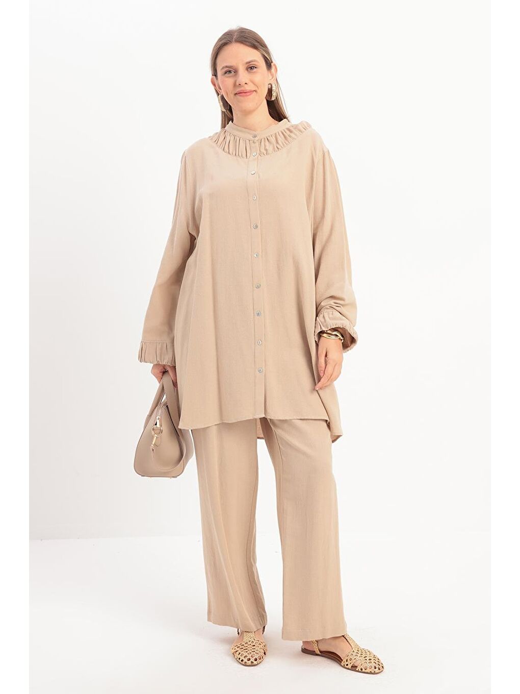 Bej-Büzgü Detaylı Büyük Beden Keten Pantolonlu Takım-1
