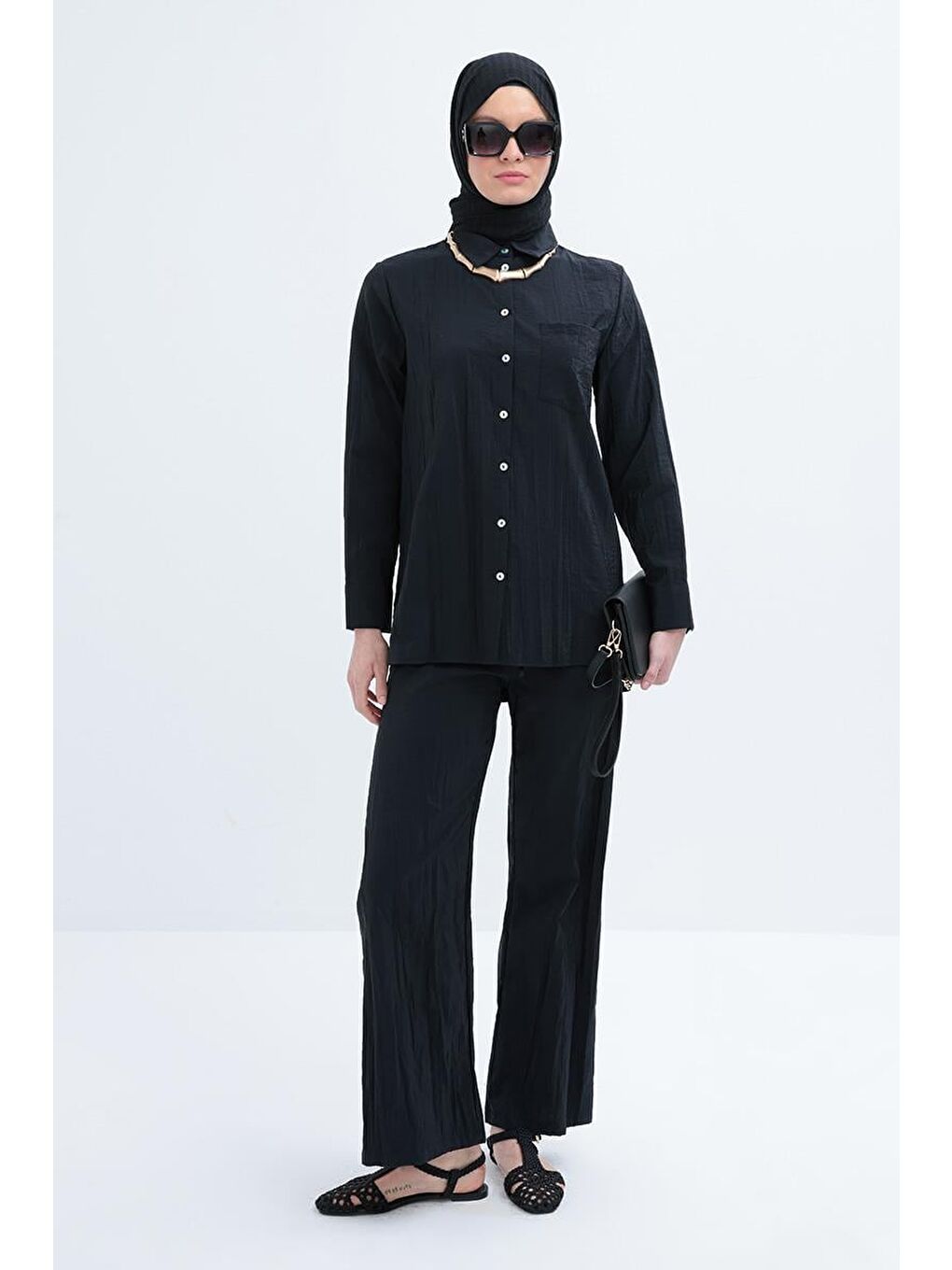 Siyah-Kraşlı Pantolonlu Takım