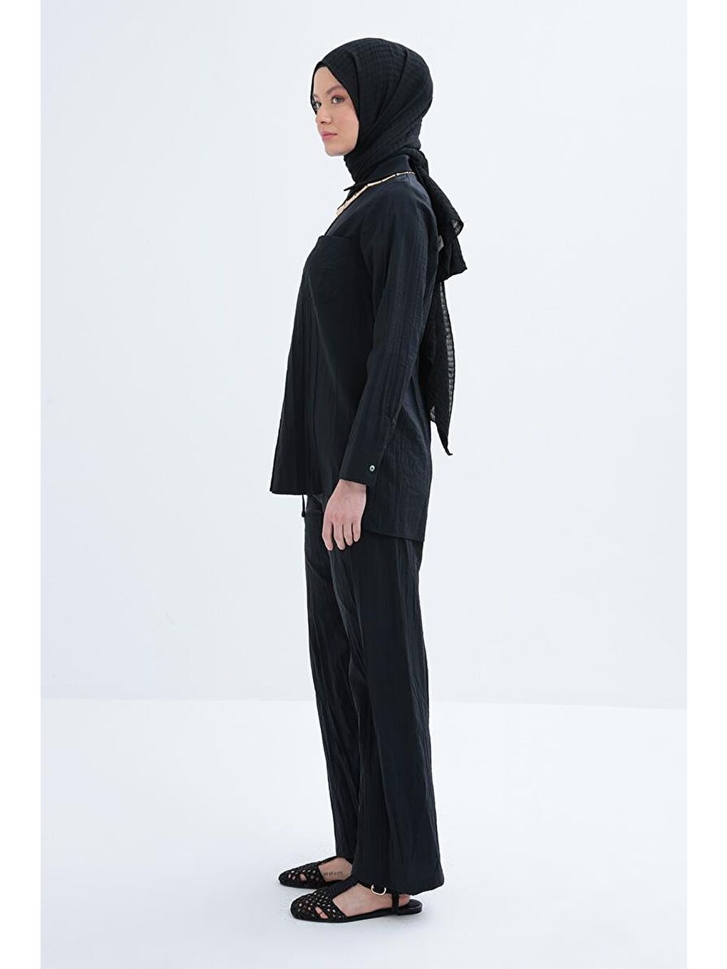 Siyah-Kraşlı Pantolonlu Takım-1