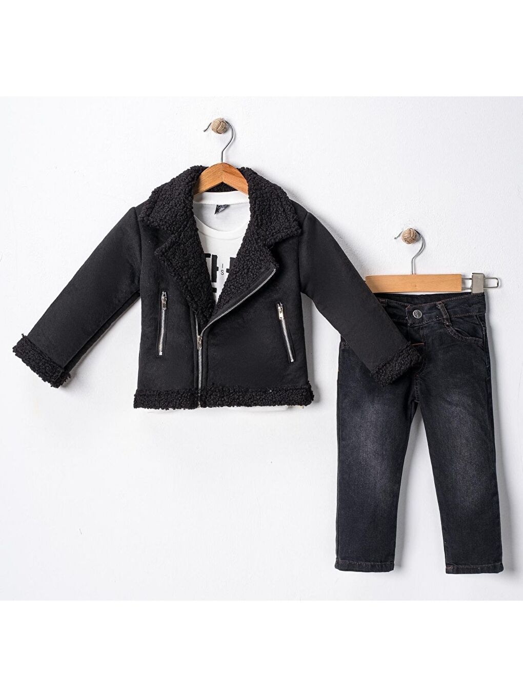 Siyah Erkek Çocuk Süet Ceketli Jean Pantolonlu Penyeli Üçlü Takım TKM Y002