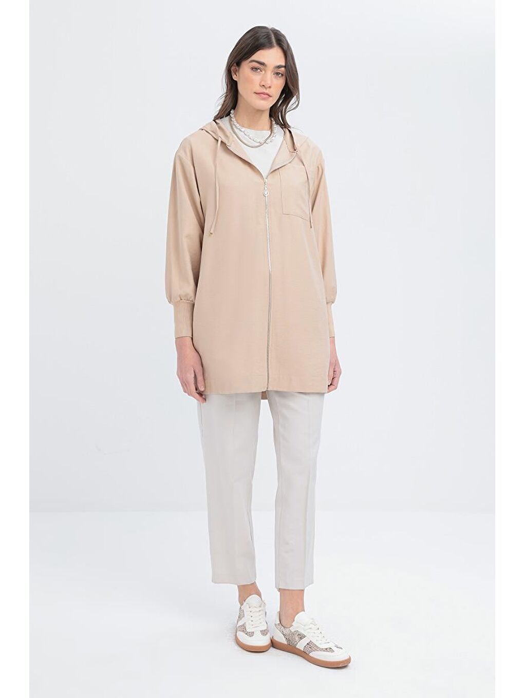 Bej-Kolları Ribanalı Kapüşonlu Kap