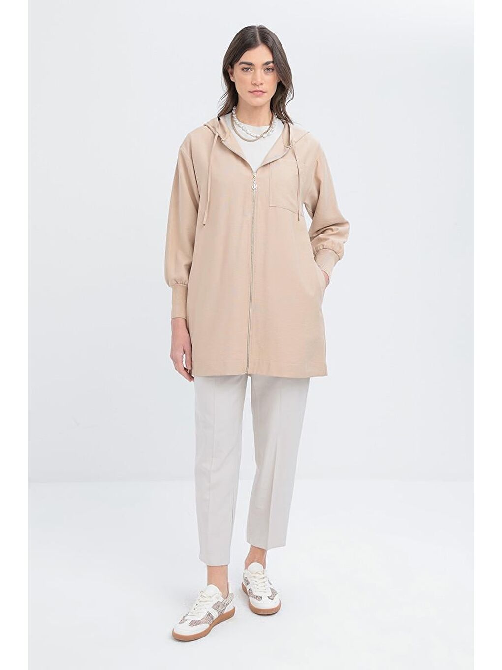 Bej-Kolları Ribanalı Kapüşonlu Kap-1