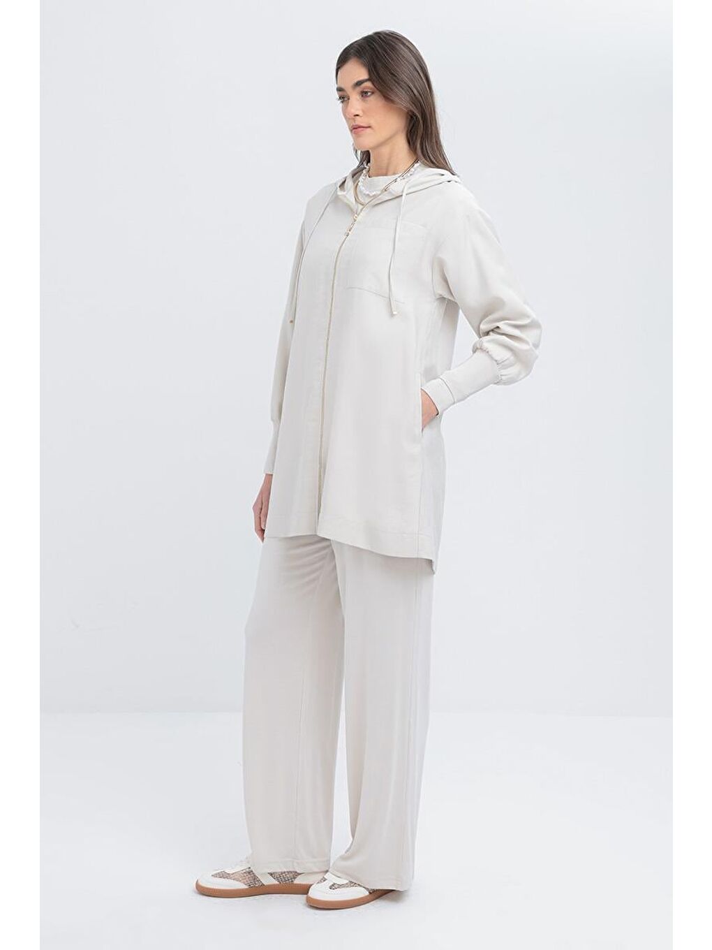 Bej Taş-Kolları Ribanalı Kapüşonlu Kap-1