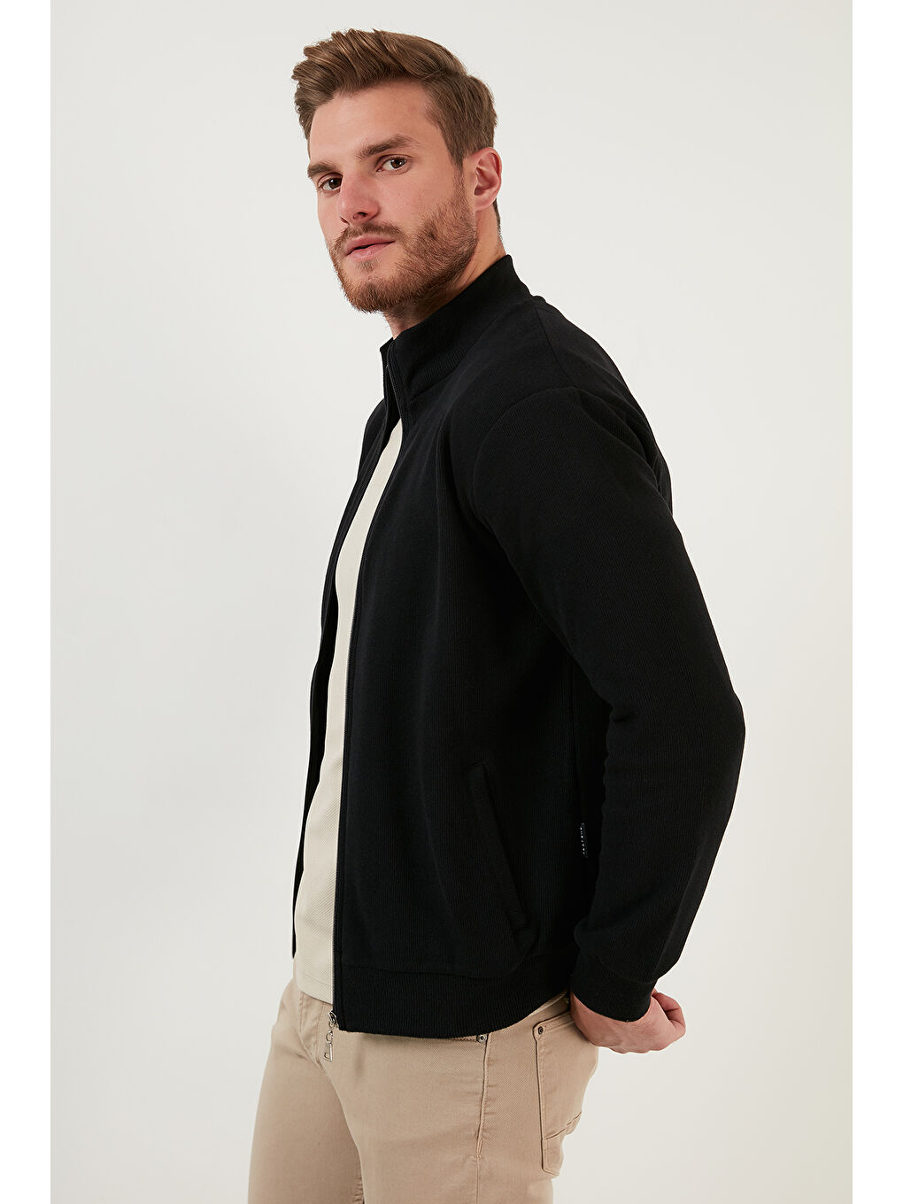 Siyah Pamuklu Regular Fit Fermuarlı Dik Yaka Hırka 4562103W4-1