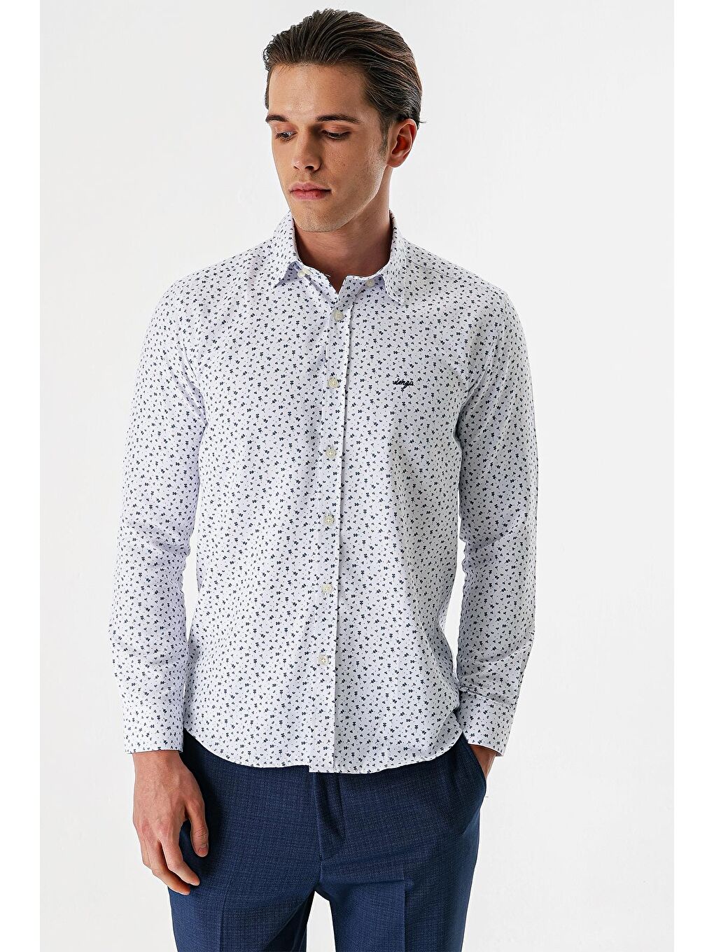 Beyaz Uzun Kollu Baskılı Bez Ayağı Düğmeli Yaka Cepsiz Pamuklu Slim Fit Gömlek 1004235170-1