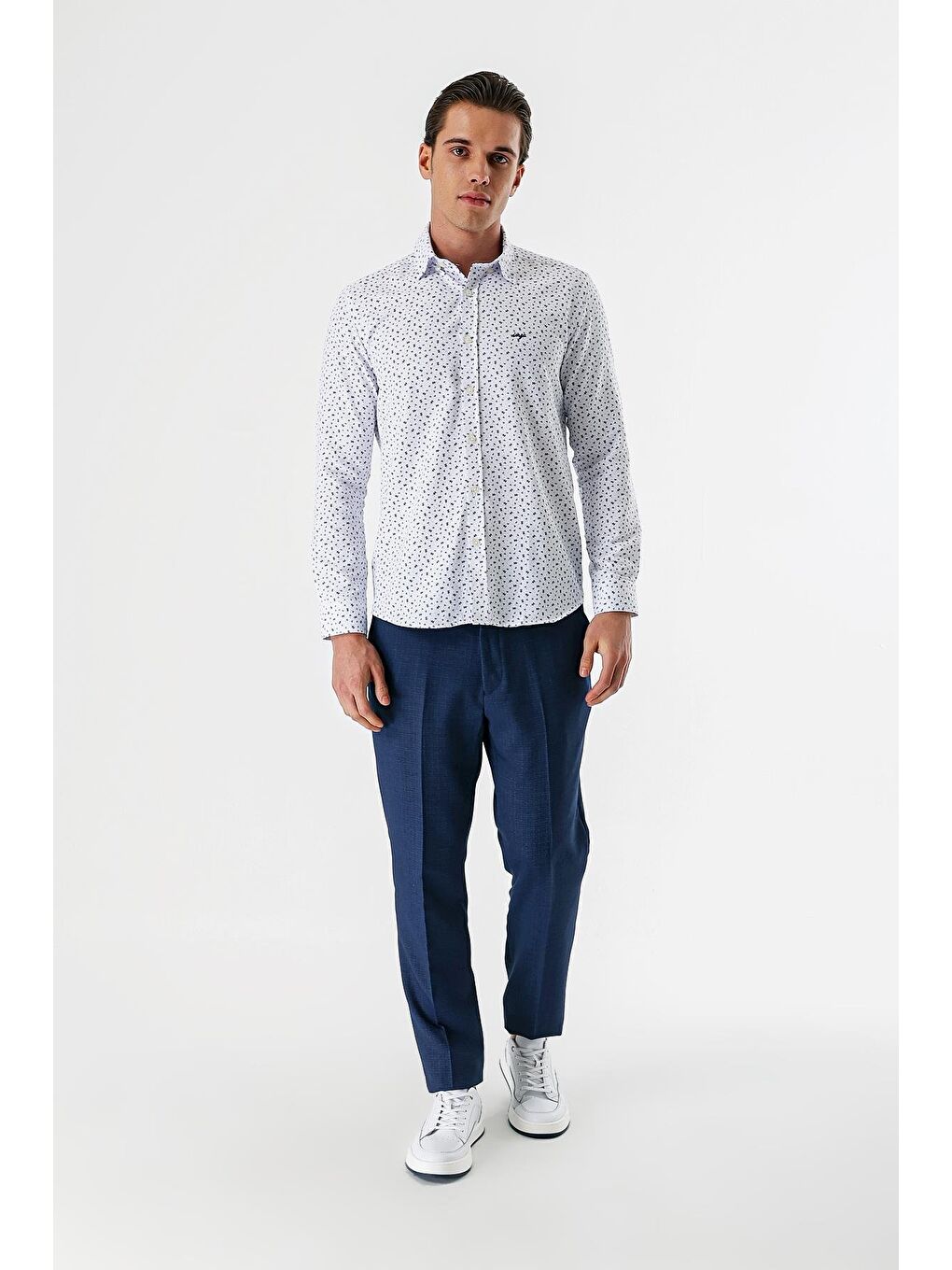 Beyaz Uzun Kollu Baskılı Bez Ayağı Düğmeli Yaka Cepsiz Pamuklu Slim Fit Gömlek 1004235170-3