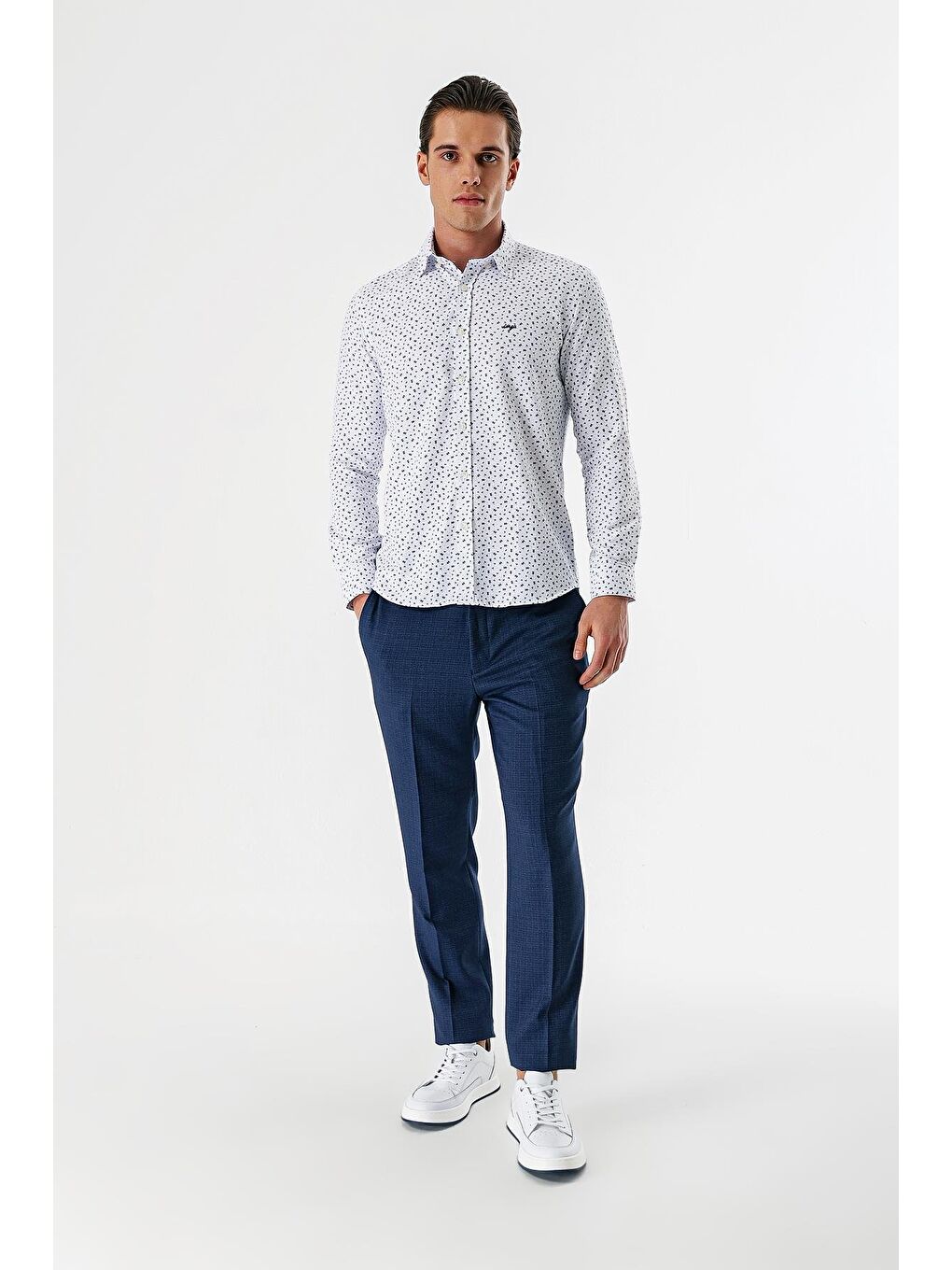 Beyaz Uzun Kollu Baskılı Bez Ayağı Düğmeli Yaka Cepsiz Pamuklu Slim Fit Gömlek 1004235170-4