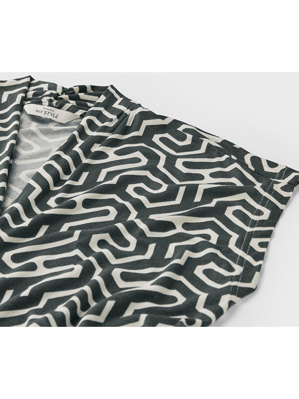 Siyah Kadın Bluz, V Yaka, Kısa Kollu-4